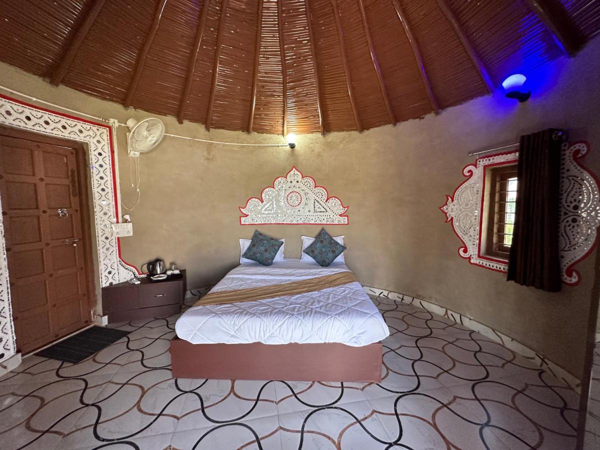 Modhera Sunrise Resort - Tents Bhungas Jungle Restaurants & Candlelight Dining Kalri Extérieur photo