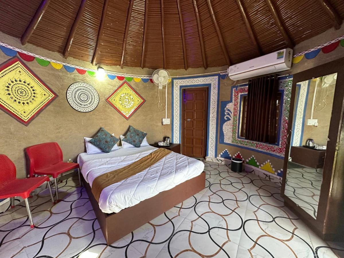 Modhera Sunrise Resort - Tents Bhungas Jungle Restaurants & Candlelight Dining Kalri Extérieur photo
