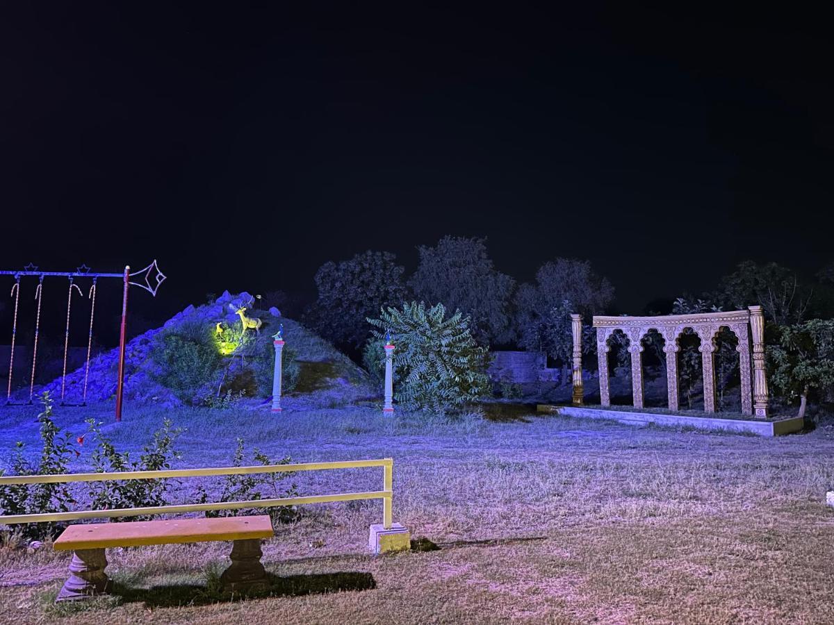 Modhera Sunrise Resort - Tents Bhungas Jungle Restaurants & Candlelight Dining Kalri Extérieur photo