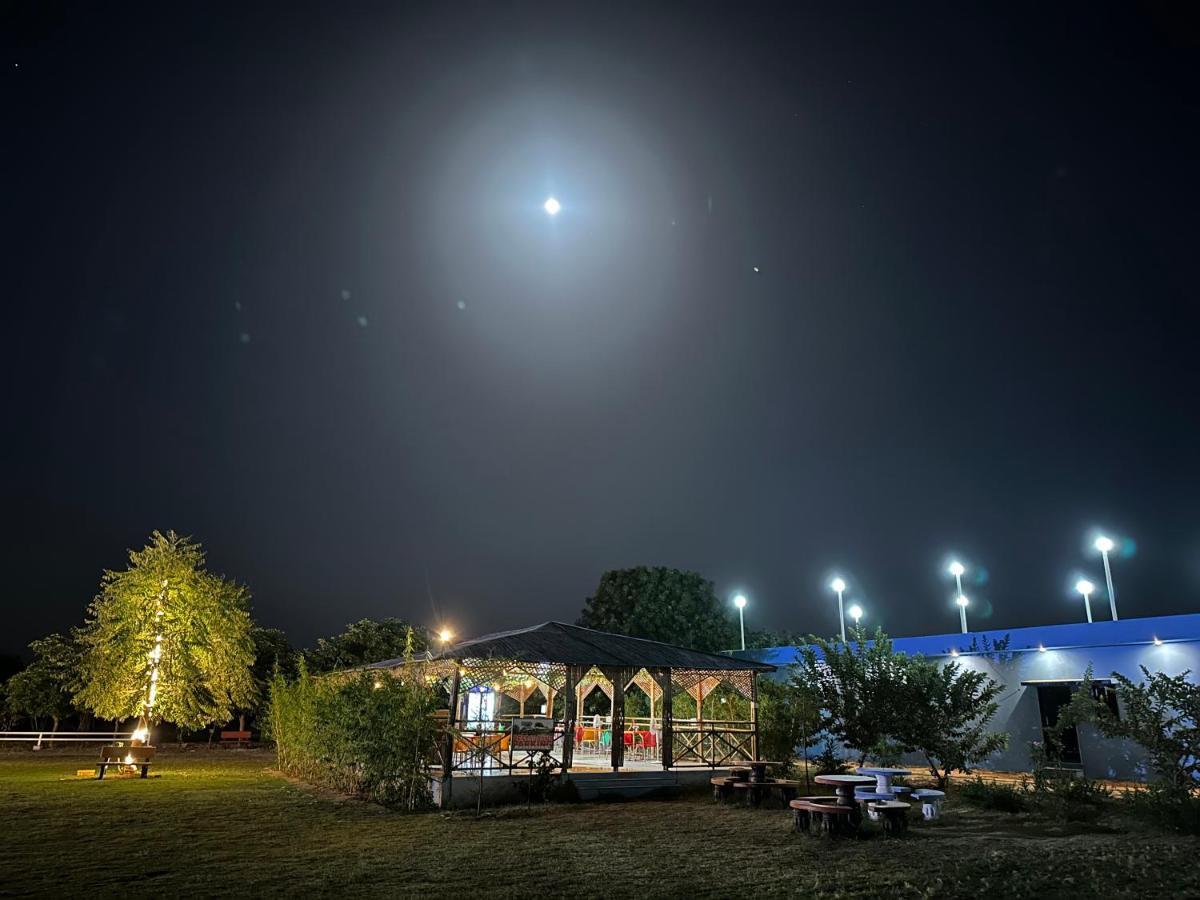 Modhera Sunrise Resort - Tents Bhungas Jungle Restaurants & Candlelight Dining Kalri Extérieur photo