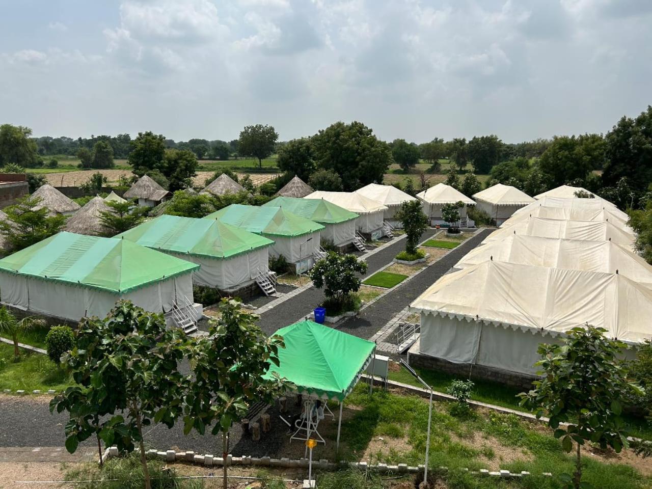 Modhera Sunrise Resort - Tents Bhungas Jungle Restaurants & Candlelight Dining Kalri Extérieur photo