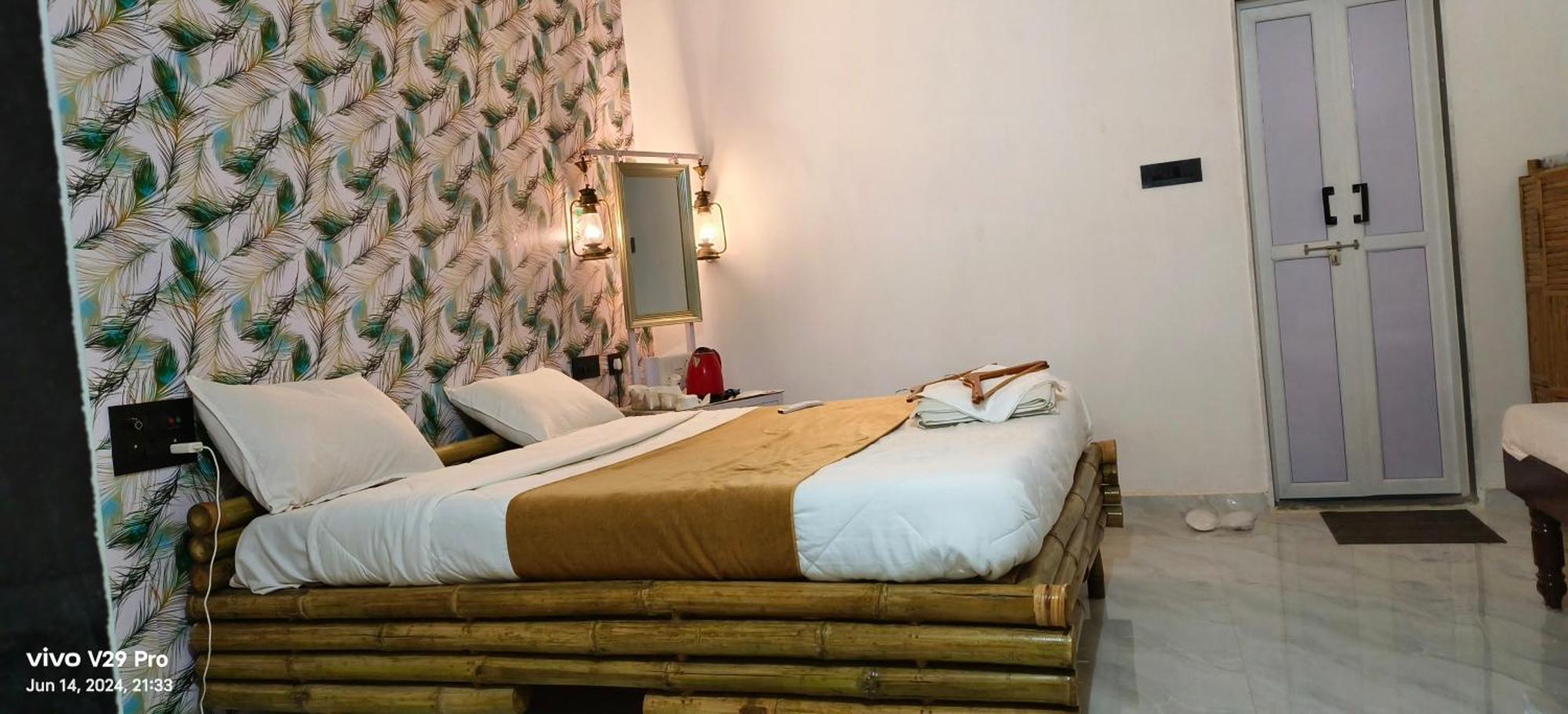 Modhera Sunrise Resort - Tents Bhungas Jungle Restaurants & Candlelight Dining Kalri Extérieur photo